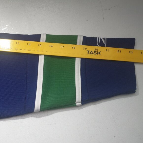 Reebok Youth's Size L/XL Vancouver Canucks NHL V-neck Jersey - Picture 10 of 12